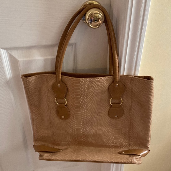 tan snake skin print tote - Picture 7 of 8